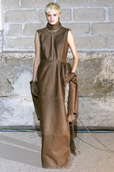 Look 15